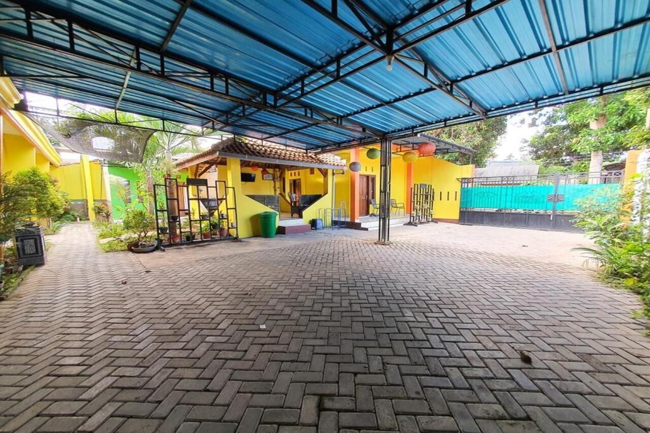 New Puri Amalia Homestay Banyuwangi (East Java)